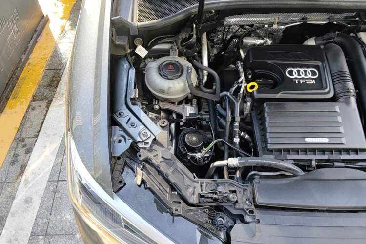 Used Audi Q3 2022 35 TFSI Fashion Dynamic Model Engine Bay Right