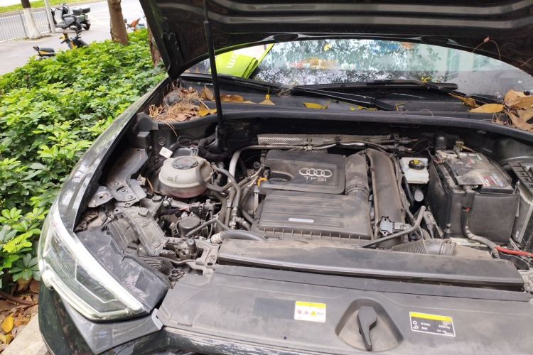 Used Audi Q3 2022 35 TFSI Fashion Dynamic Model Engine Bay Right