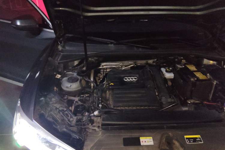 Used Audi Q3 2022 35 TFSI Progressive Dynamic Edition Engine Bay Right