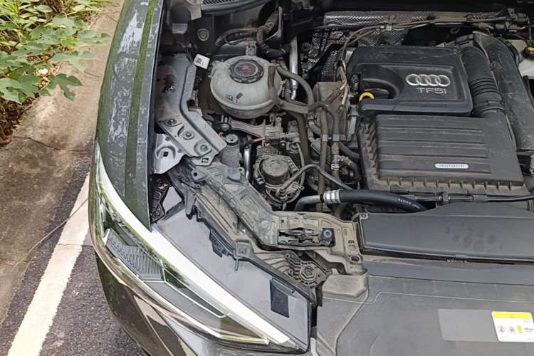 Used Audi Q3 2022 35 TFSI Fashion Dynamic Model Engine Bay Right