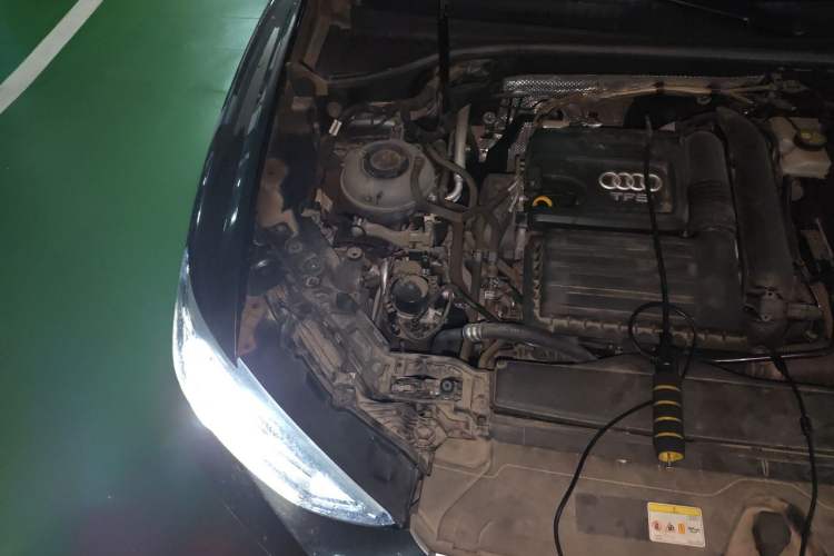 Used Audi Q3 2022 35 TFSI Progressive Dynamic Edition Engine Bay Right