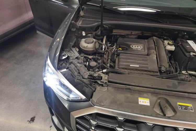 Used Audi Q3 2022 35 TFSI Fashion Dynamic Model Engine Bay Right