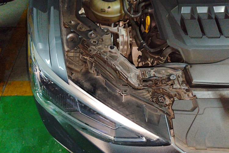 Used Audi Q3 2022 40 TFSI Fashion Dynamic Model Engine Bay Right