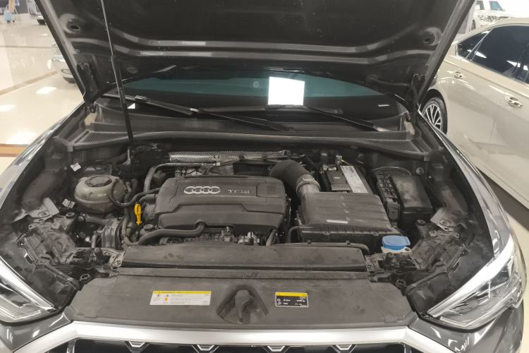 Used Audi Q3 2022 45 TFSI quattro Fashion Dynamic Model Engine Bay