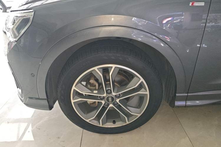 Used Audi Q3 2022 40 TFSI Fashion Dynamic Model Exterior 4
