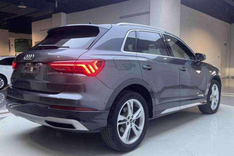 Used Audi Q3 2022 35 TFSI Fashionable and Elegant Model Exterior 4