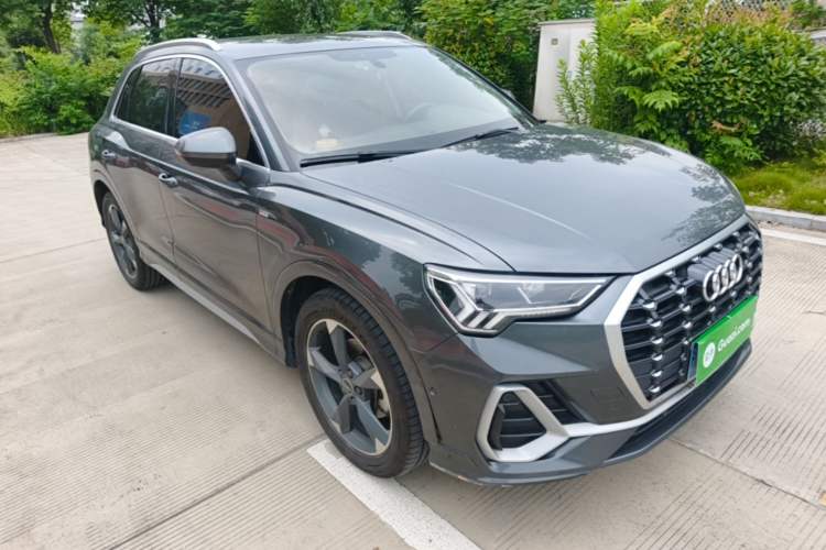 Used Audi Q3 2022 35 TFSI Fashion Dynamic Model Front Right 45 Deg