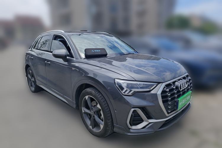 Used Audi Q3 2022 35 TFSI Fashion Dynamic Model Front Right 45 Deg