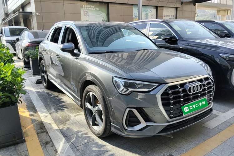 Used Audi Q3 2022 35 TFSI Fashion Dynamic Model Front Right 45 Deg