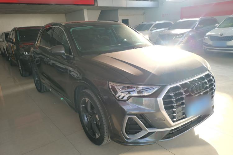 Used Audi Q3 2022 35 TFSI Fashion Dynamic Model Front Right 45 Deg