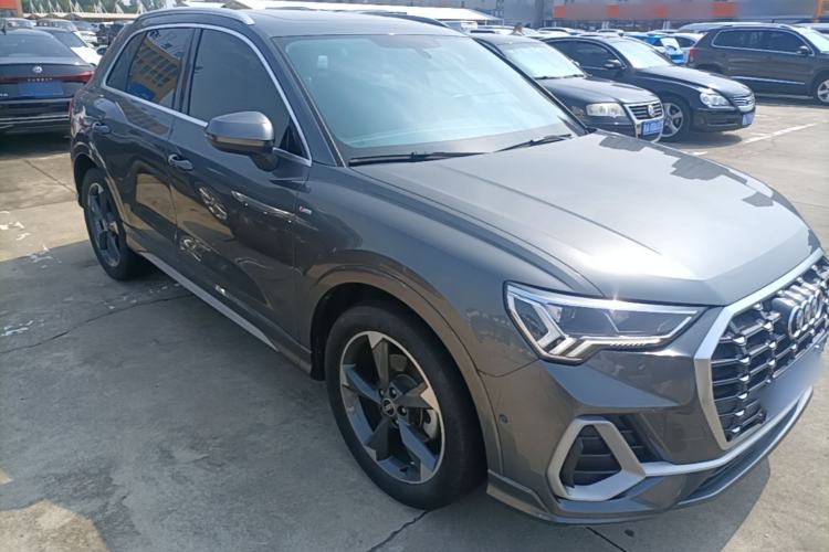 Used Audi Q3 2022 35 TFSI Fashion Dynamic Model Front Right 45 Deg