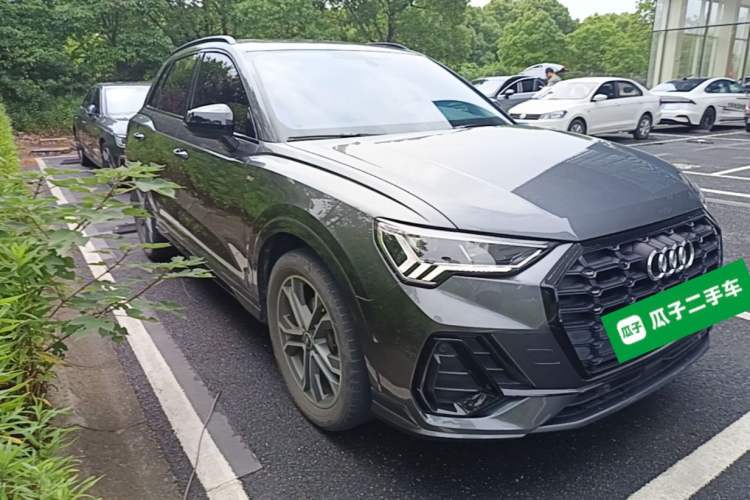 Used Audi Q3 2022 35 TFSI Fashion Dynamic Model Front Right 45 Deg