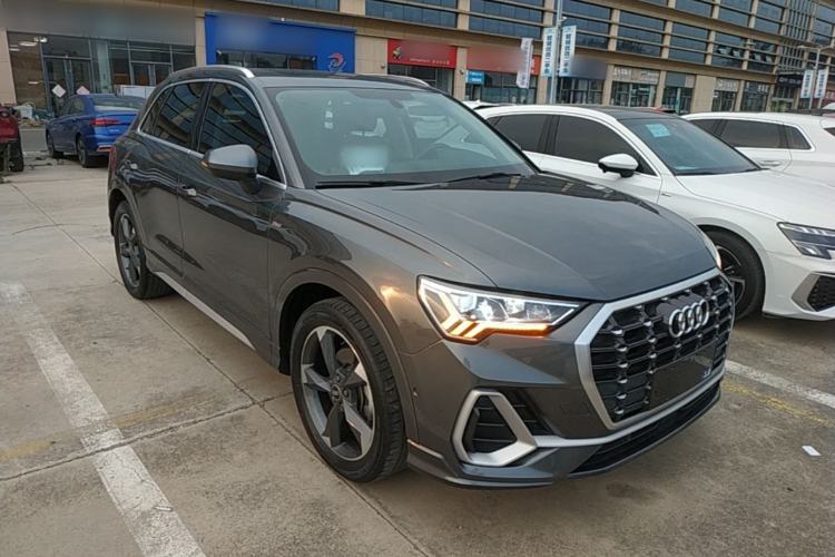 Used Audi Q3 2022 35 TFSI Fashion Dynamic Model Front Right 45 Deg