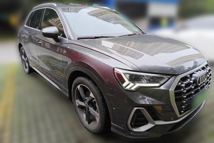 Used Audi Q3 2022 35 TFSI Fashion Dynamic Model Front Right 45 Deg