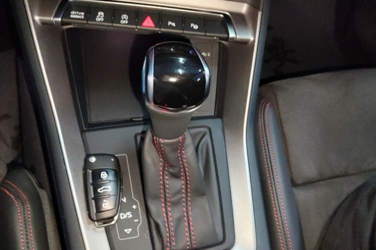 Used Audi Q3 2022 40 TFSI RS Package Performance Model Gear Lever