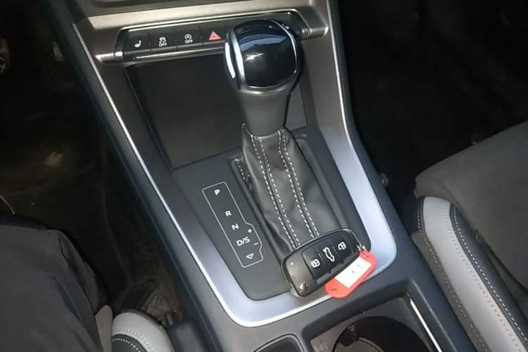 Used Audi Q3 2022 35 TFSI Fashion Dynamic Model Gear Lever