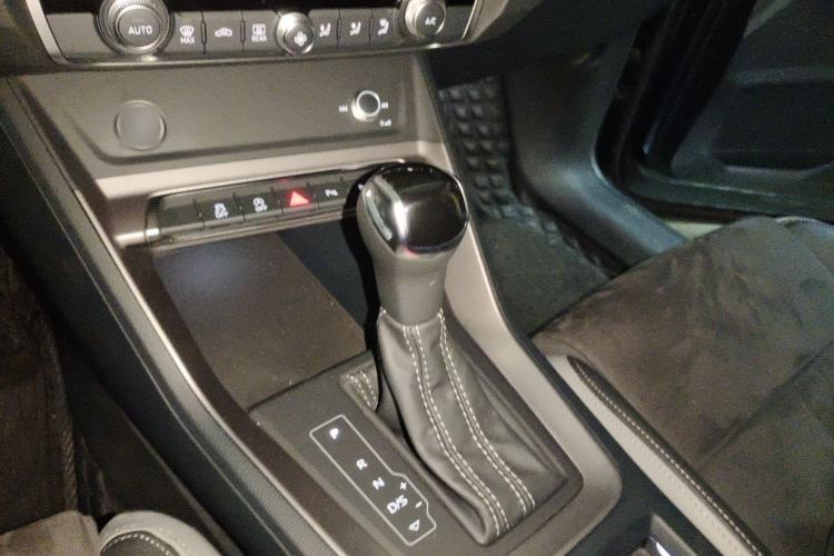 Used Audi Q3 2022 35 TFSI Fashion Dynamic Model Gear Lever