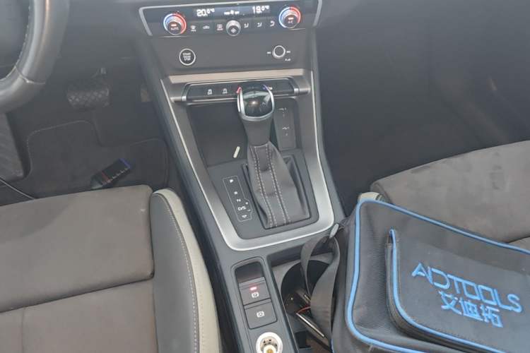 Used Audi Q3 2022 35 TFSI Fashion Dynamic Model Gear Lever