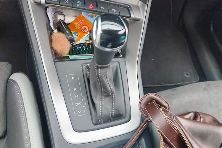 Used Audi Q3 2022 40 TFSI Fashion Dynamic Model Gear Lever