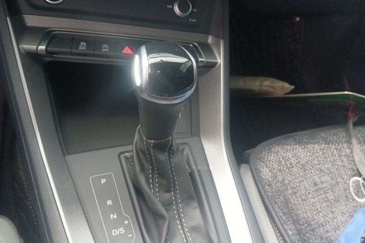 Used Audi Q3 2022 35 TFSI Fashion Dynamic Model Gear Lever