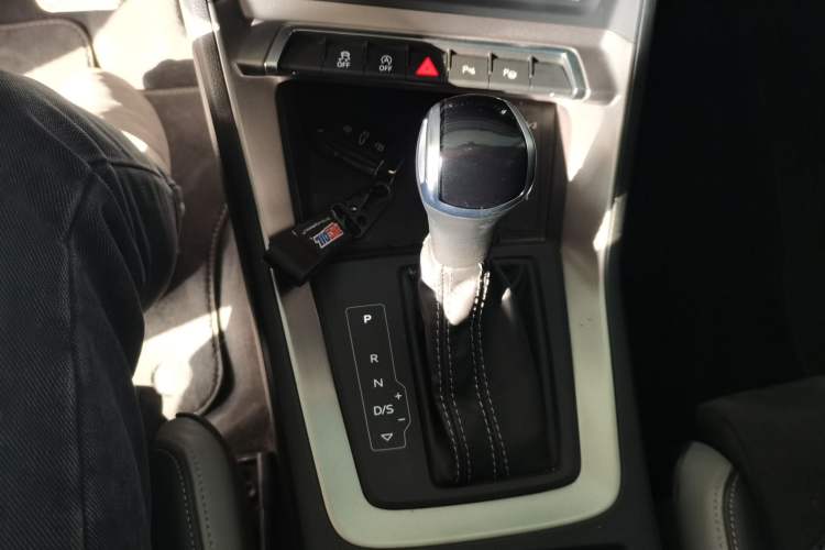 Used Audi Q3 2022 35 TFSI Fashion Dynamic Model Gear Lever