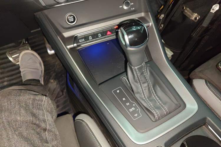 Used Audi Q3 2022 40 TFSI Fashion Dynamic Model Gear Lever