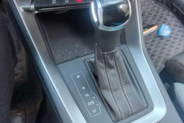 Used Audi Q3 2022 35 TFSI Fashion Dynamic Model Gear Lever
