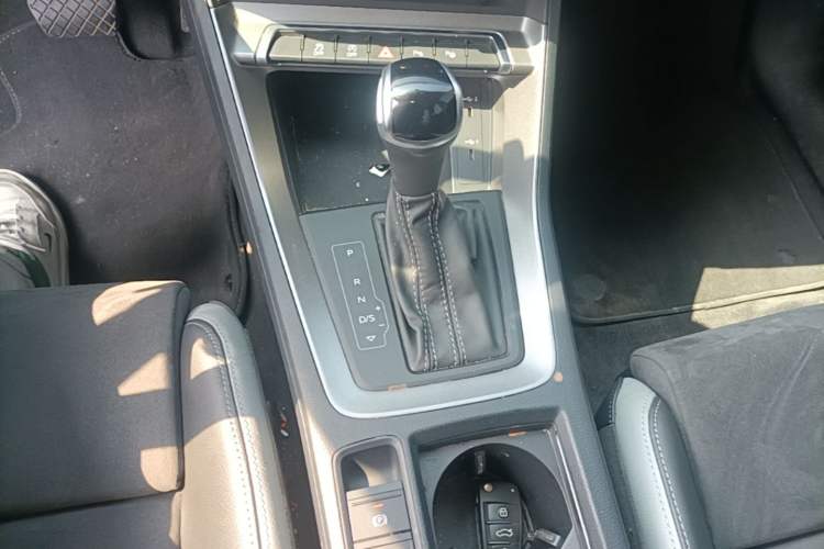 Used Audi Q3 2022 35 TFSI Fashion Dynamic Model Gear Lever