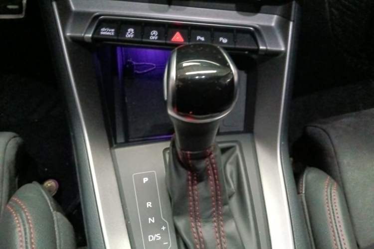 Used Audi Q3 2022 40 TFSI RS Package Performance Model Gear Lever