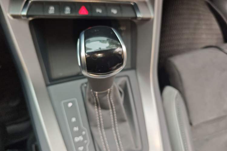Used Audi Q3 2022 35 TFSI Fashion Dynamic Model Gear Lever
