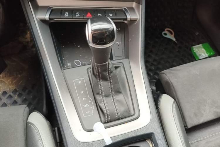 Used Audi Q3 2022 35 TFSI Fashion Dynamic Model Gear Lever