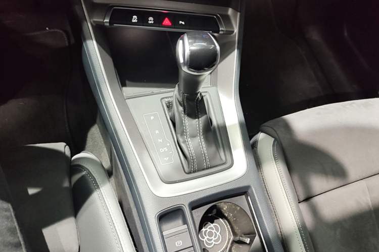 Used Audi Q3 2022 35 TFSI Progressive Dynamic Edition Gear Lever