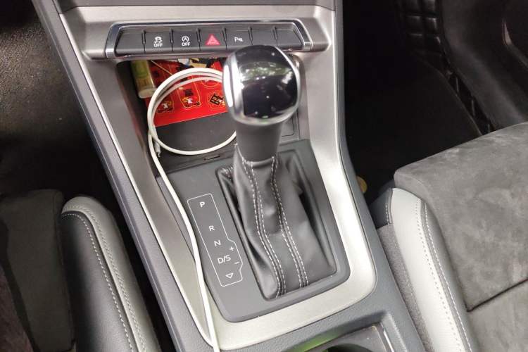 Used Audi Q3 2022 35 TFSI Progressive Dynamic Edition Gear Lever