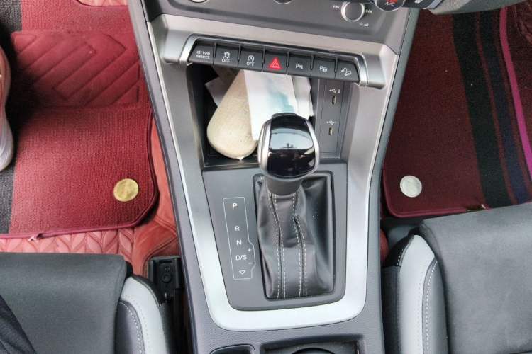 Used Audi Q3 2022 45 TFSI quattro Fashion Dynamic Model Gear Lever