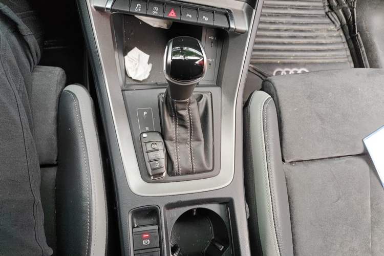 Used Audi Q3 2022 35 TFSI Fashion Dynamic Model Gear Lever