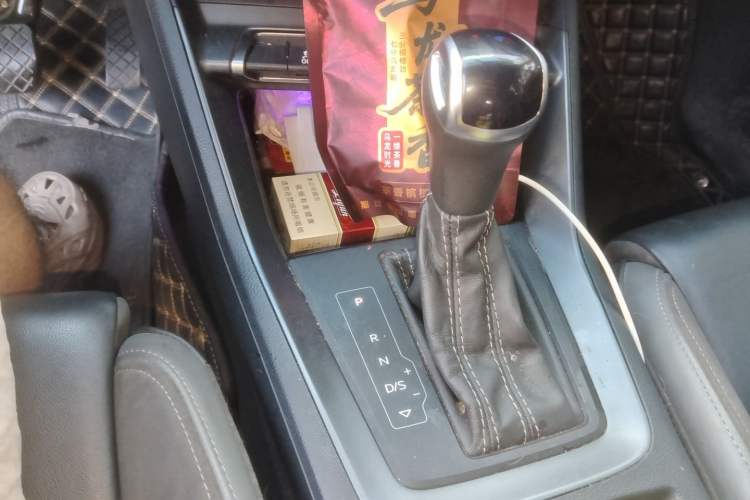 Used Audi Q3 2022 40 TFSI Fashion Dynamic Model Gear Lever