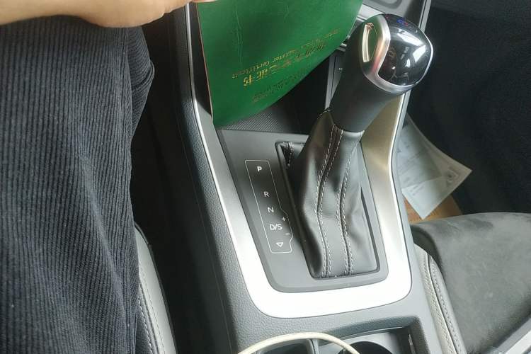 Used Audi Q3 2022 35 TFSI Progressive Dynamic Edition Gear Lever