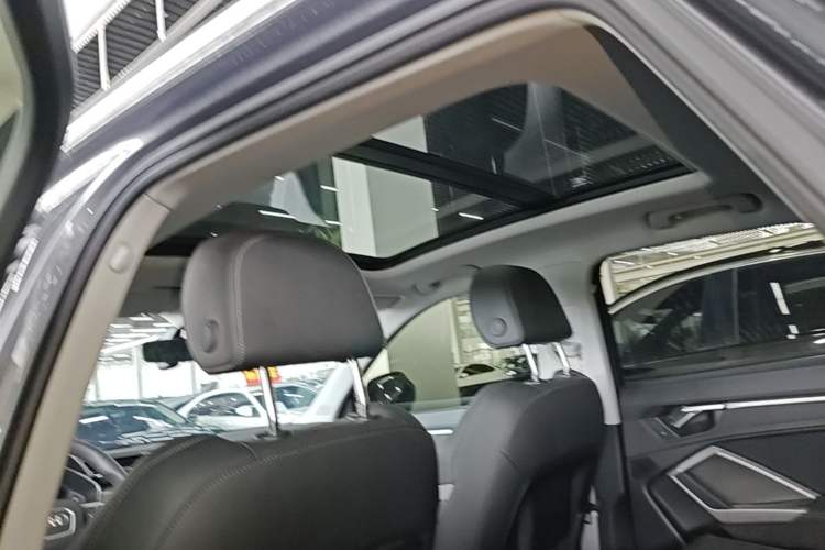 Used Audi Q3 2022 40 TFSI Fashion Dynamic Model Headliner