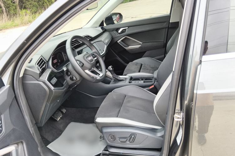 Used Audi Q3 2022 35 TFSI Progressive Dynamic Edition Interior 1