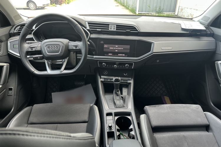 Used Audi Q3 2022 35 TFSI Fashion Dynamic Model Interior 1