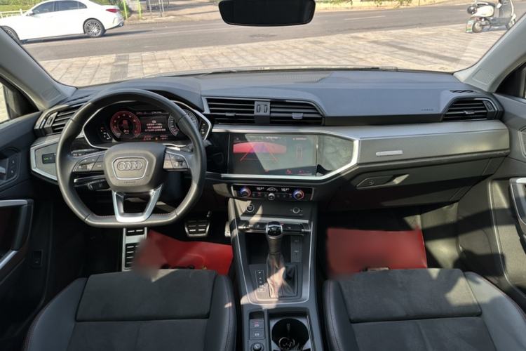 Used Audi Q3 2022 40 TFSI RS Package Performance Model Interior 1