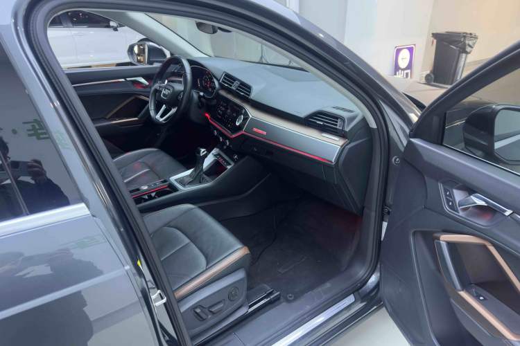 Used Audi Q3 2022 35 TFSI Fashionable and Elegant Model Interior 10