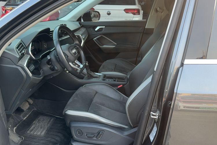 Used Audi Q3 2022 35 TFSI Fashion Dynamic Model Interior 2