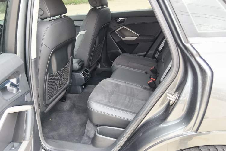 Used Audi Q3 2022 35 TFSI Progressive Dynamic Edition Interior 2