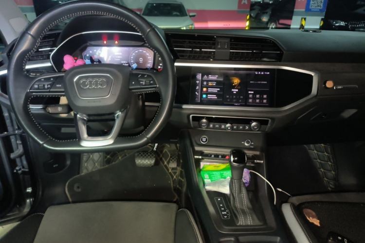 Used Audi Q3 2022 35 TFSI Fashion Dynamic Model Interior 2