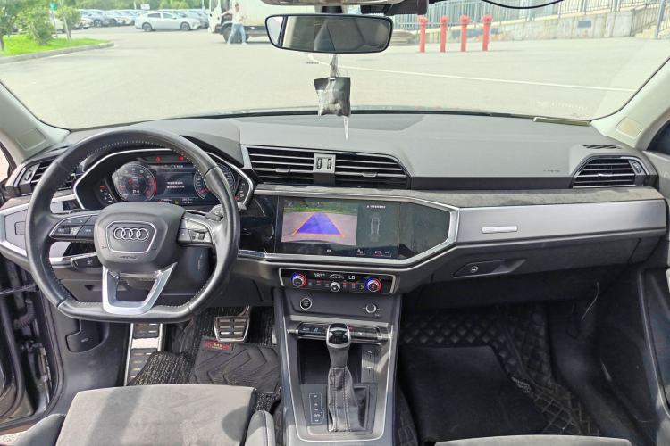 Used Audi Q3 2022 40 TFSI Fashion Dynamic Model Interior 2