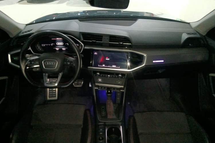 Used Audi Q3 2022 40 TFSI RS Package Performance Model Interior 2