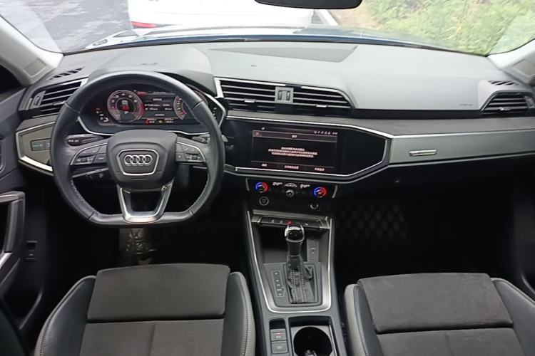 Used Audi Q3 2022 35 TFSI Fashion Dynamic Model Interior 2