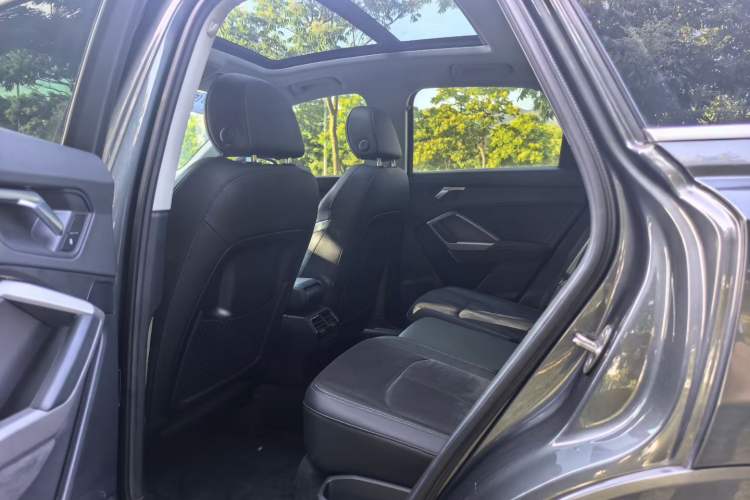 Used Audi Q3 2022 35 TFSI Progressive Dynamic Edition Interior 3