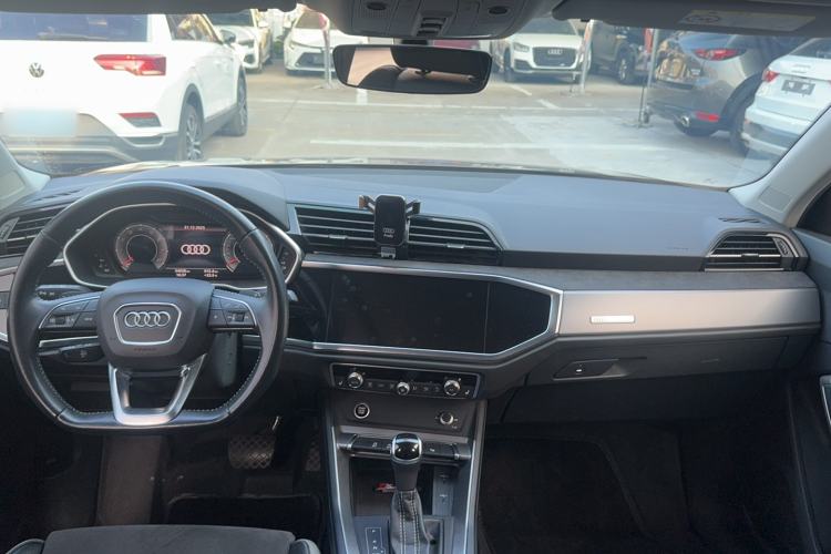 Used Audi Q3 2022 35 TFSI Fashion Dynamic Model Interior 3
